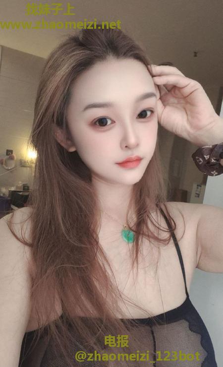 龙华性感E奶丹妮