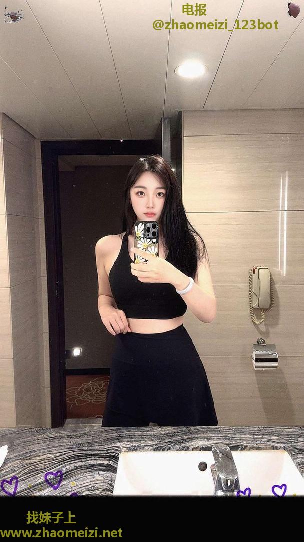 小学老师皮肤身材很好