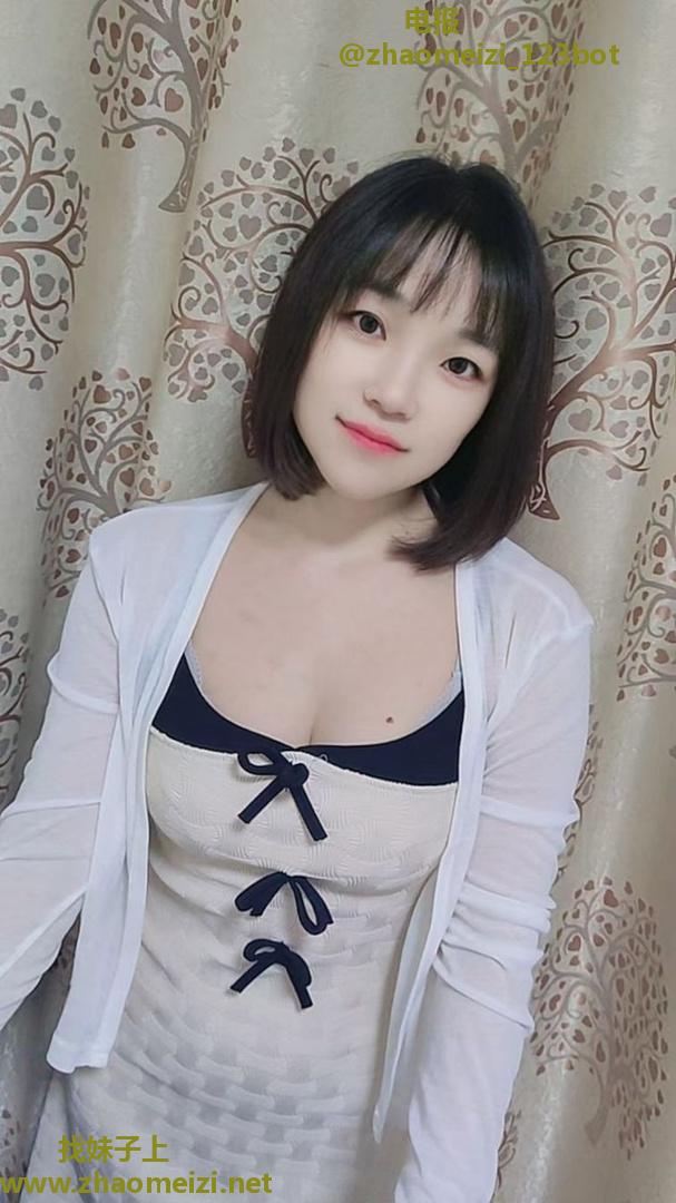 高新气质丰满梦瑶