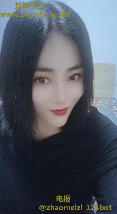 个人胸大屁股大