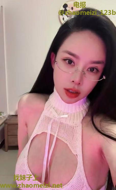 二刷性感模特卡丽