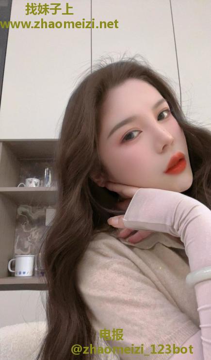 高颜大奶一线天