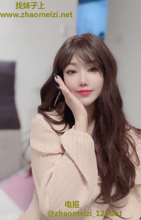 反差强烈的御姐