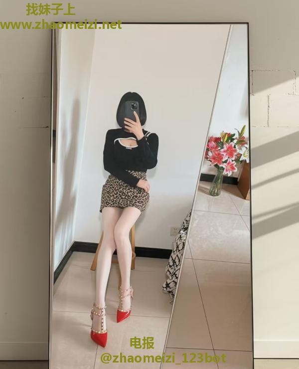 拱墅丝袜美腿风骚mm