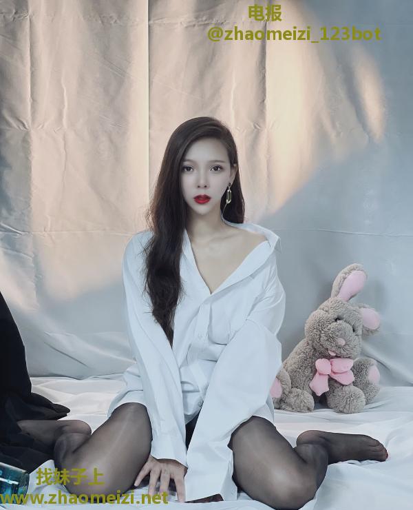 南城黑丝骚妇萱萱