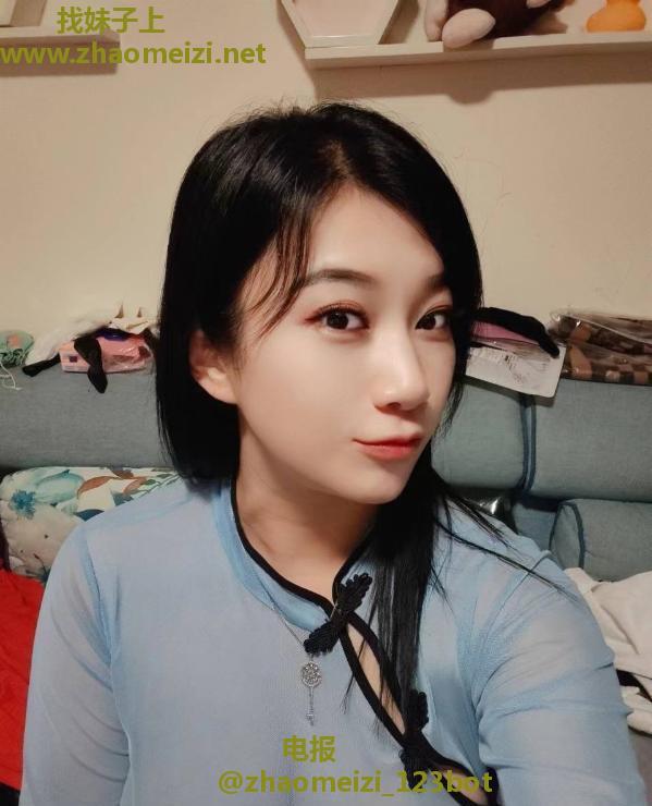 天河性感大奶潼潼