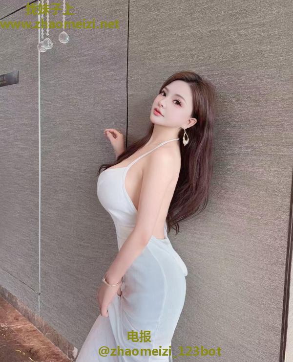 天然大熊混血肤白貌美