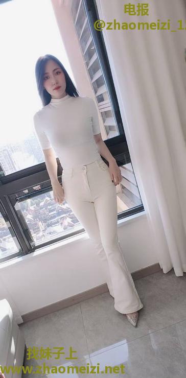 性感苗条长腿老师