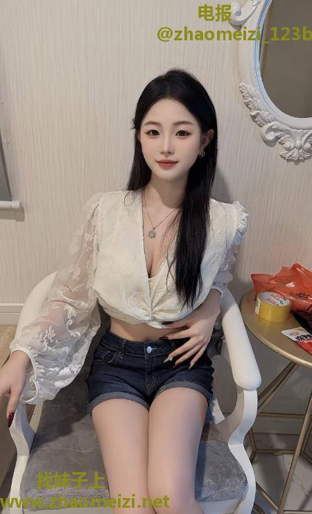 清纯颜值皮肤白嫩玫瑰