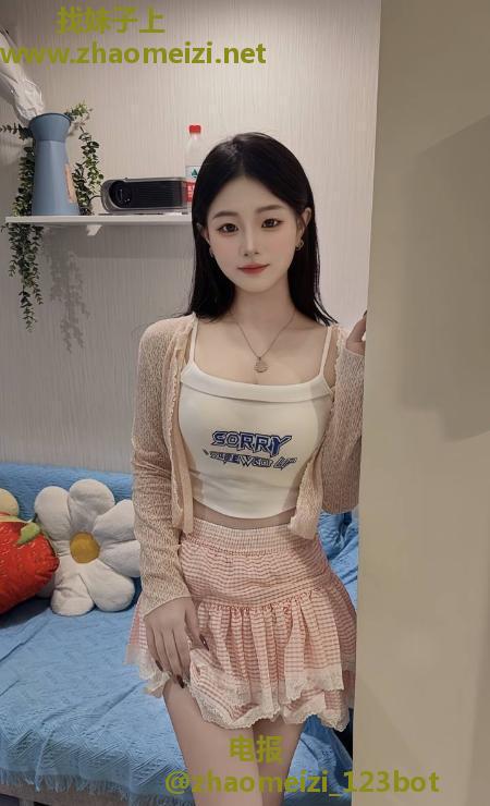 清纯颜值皮肤白嫩玫瑰