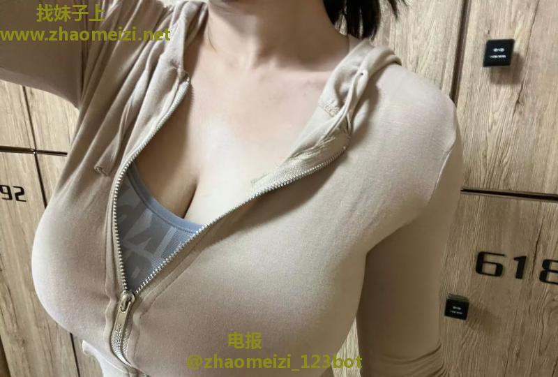 河东大奶子芳儿