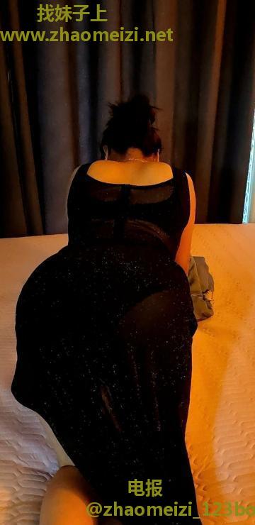 瑶海丸子头美妇