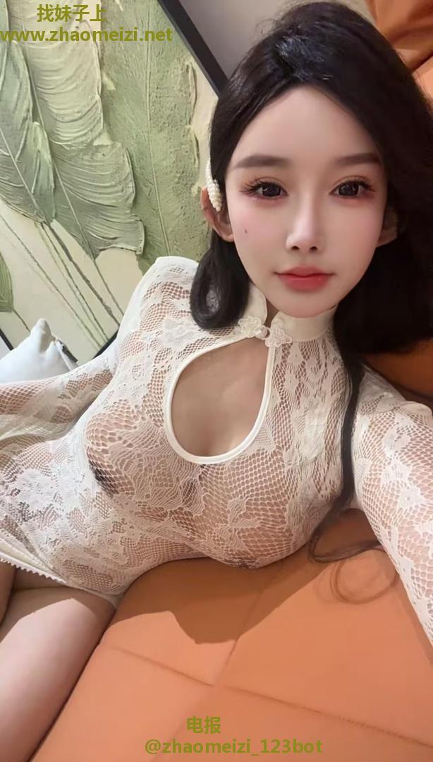 纯欲风美乳小鱼 