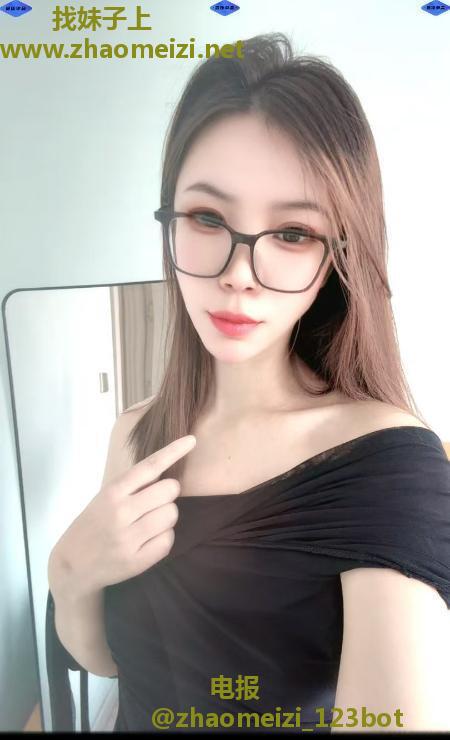 铁西反差眼镜妹