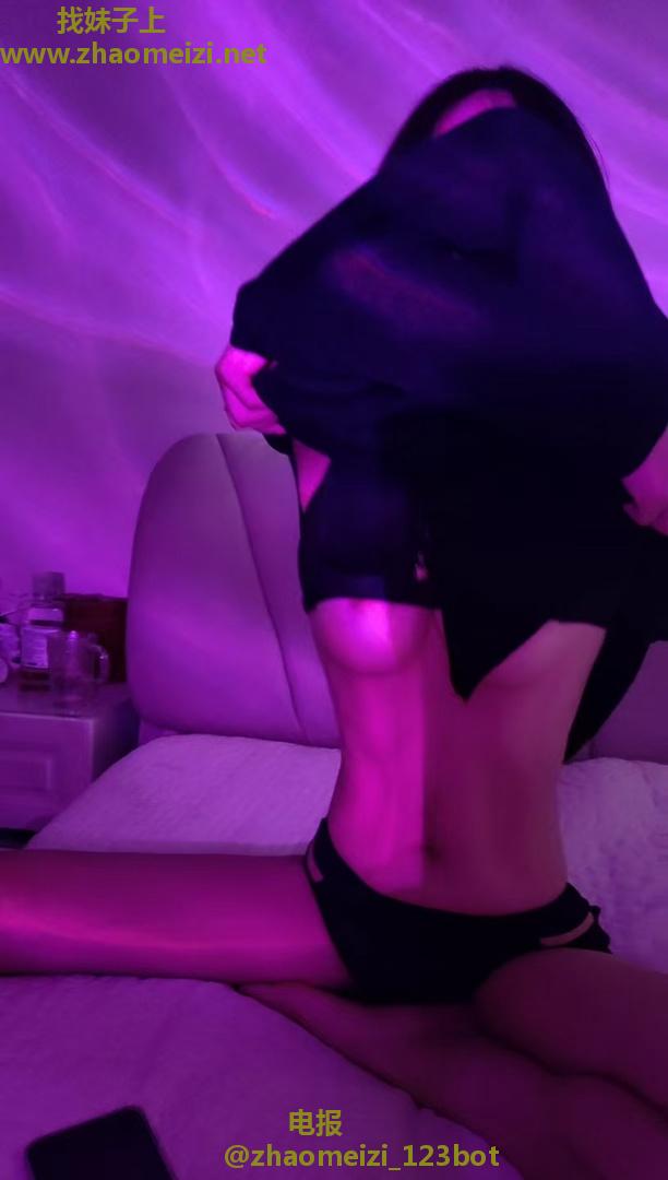 闷骚会玩人妻少妇