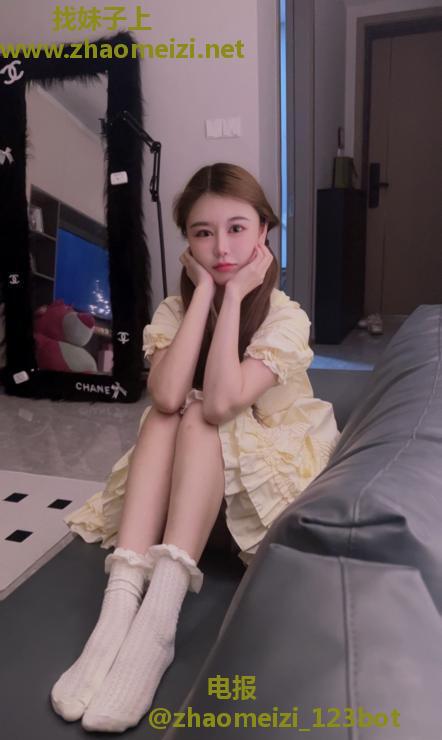 杭州双马尾嫩妹妮佳