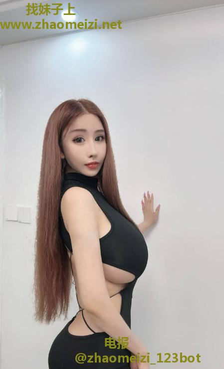 巨乳翘臀善朵老师