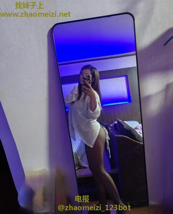 罗湖丰满圆润黑丝温妮