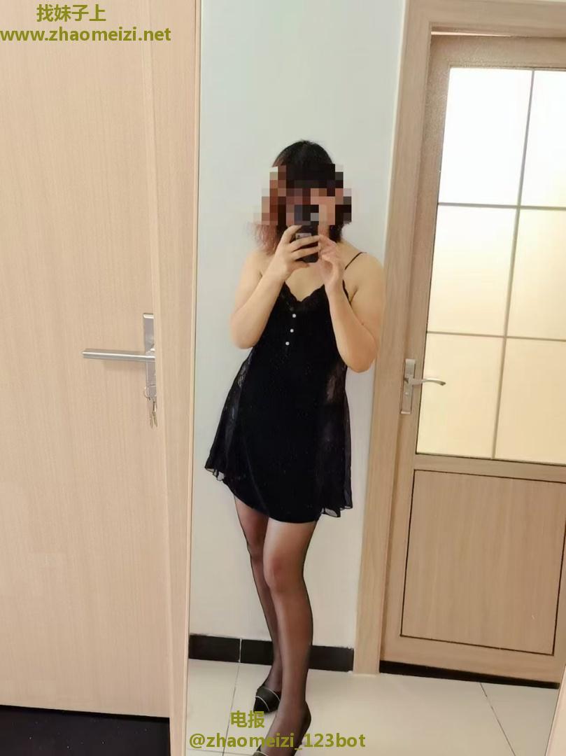 三张体验车震少妇