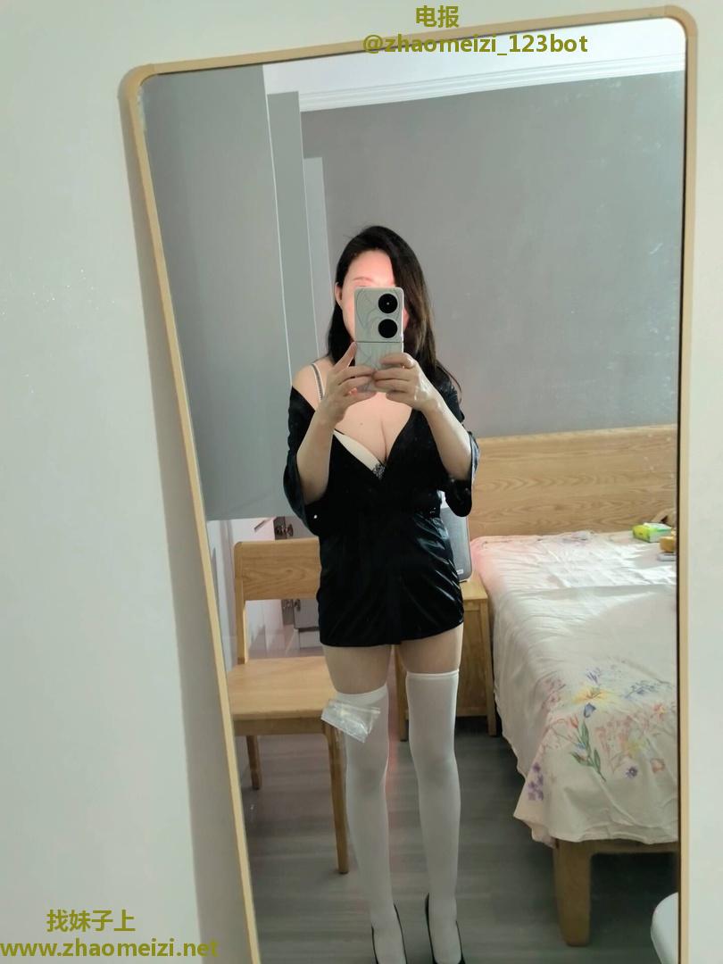 大胸翘臀个人有课室