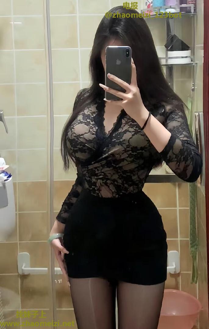 丰乳翘臀少妇身材有料