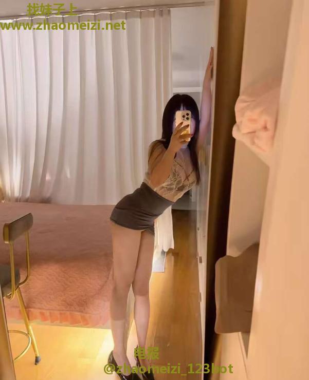 龙华大胸长腿笑笑