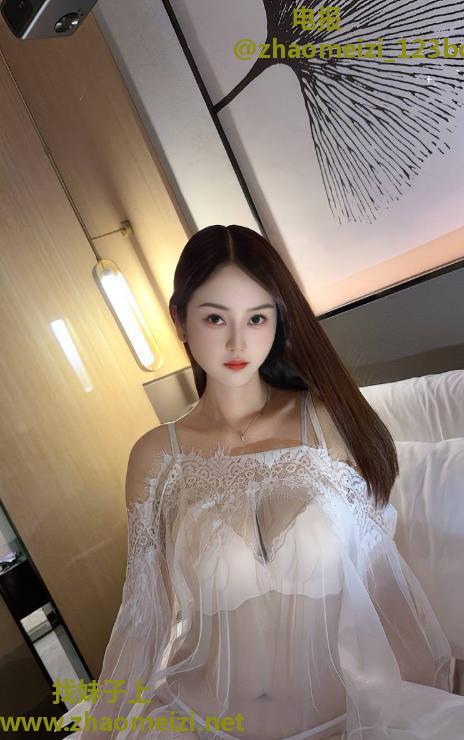 舌吻女神苗条可乐