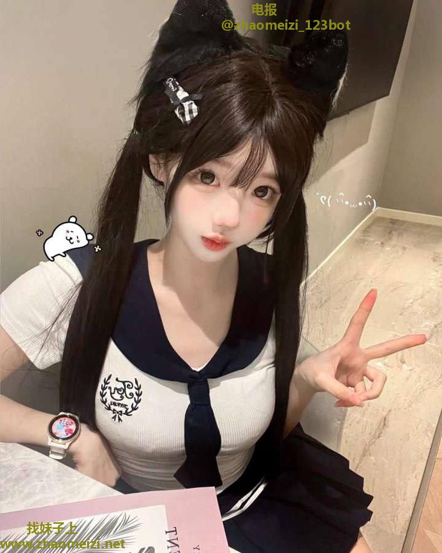 制服苗条学生妹兼职