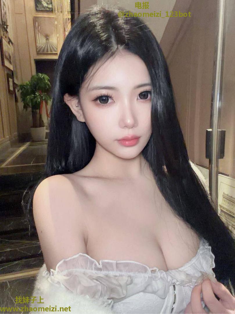 年轻听话反差女大