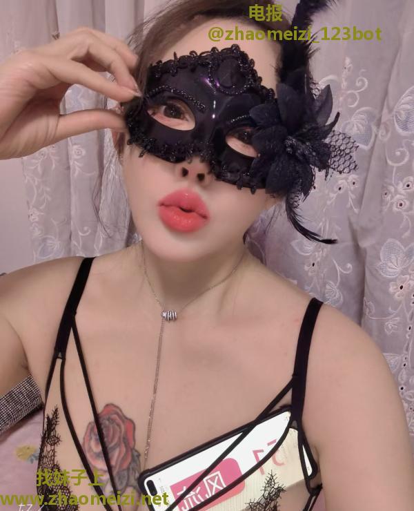 AV水床艳舞美妇