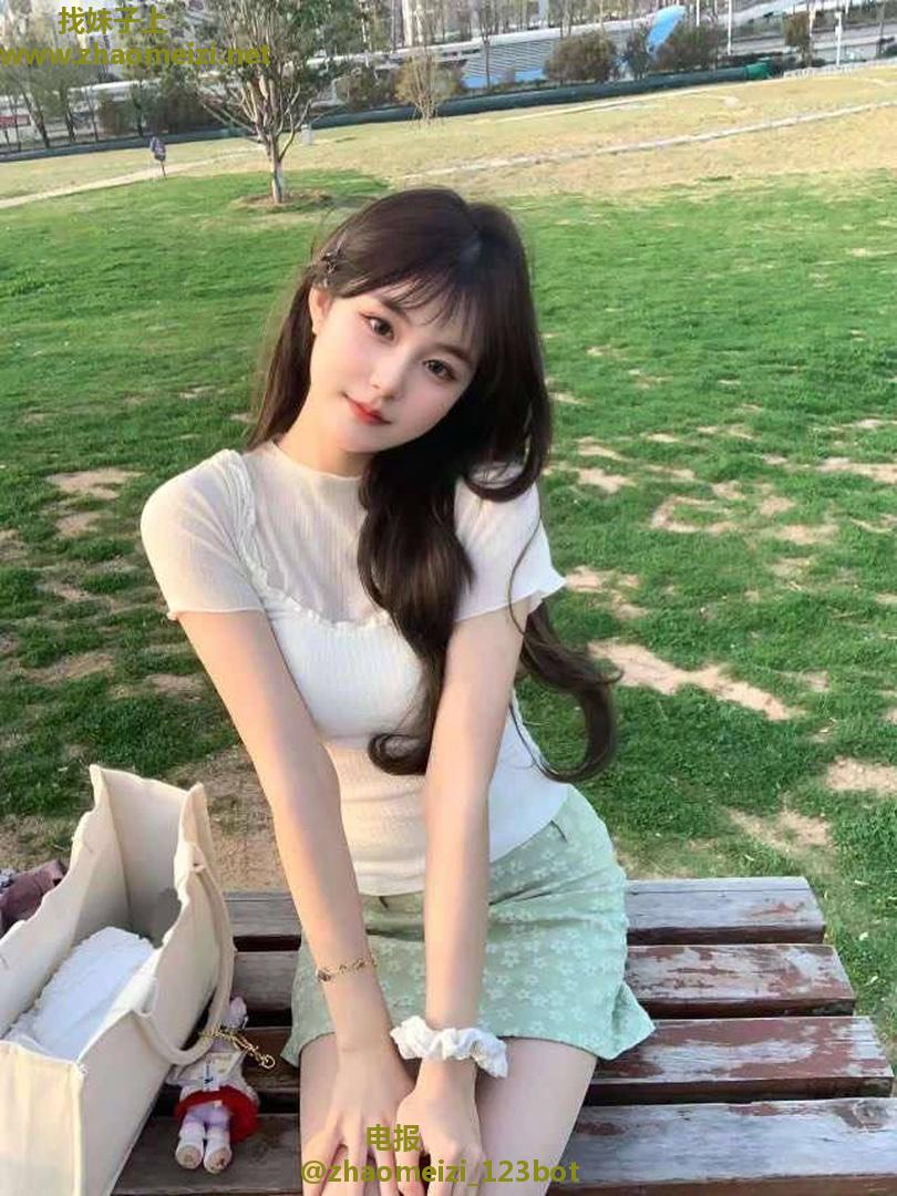 白嫩诱人清纯反差妹妹