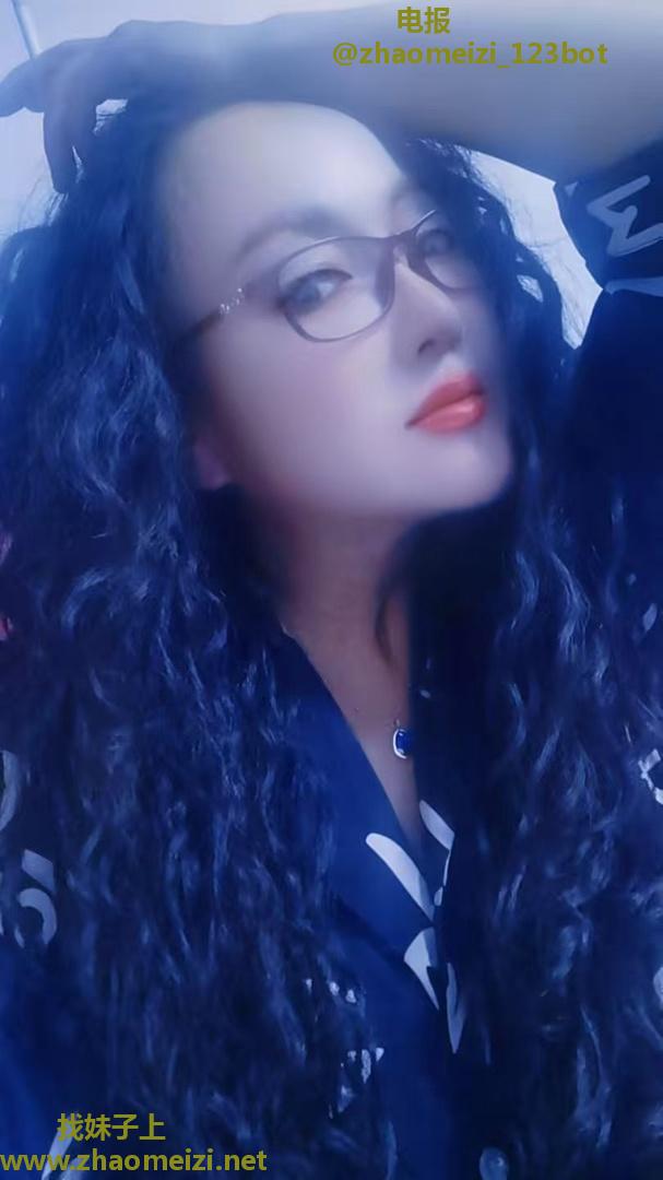 莞式服务能三通的风骚少妇