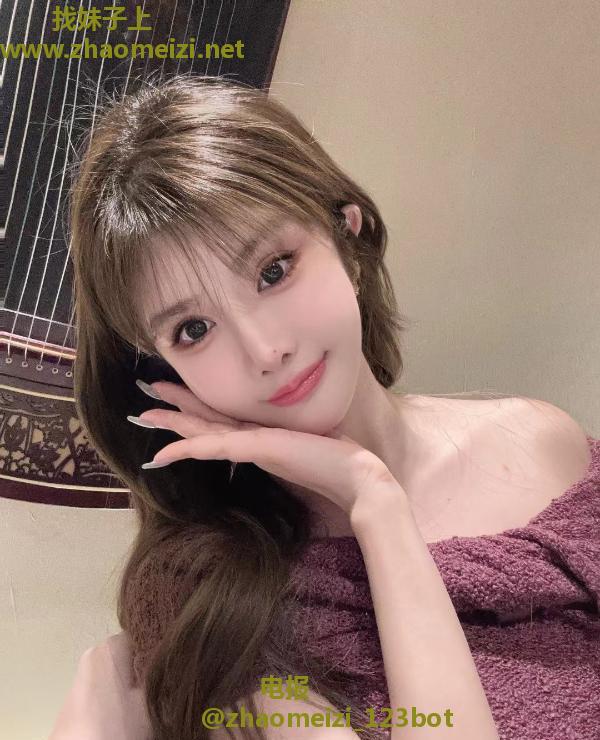 东站Su胸翘臀恬老师