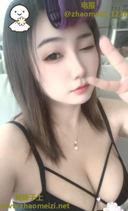 天府二街大胸允儿