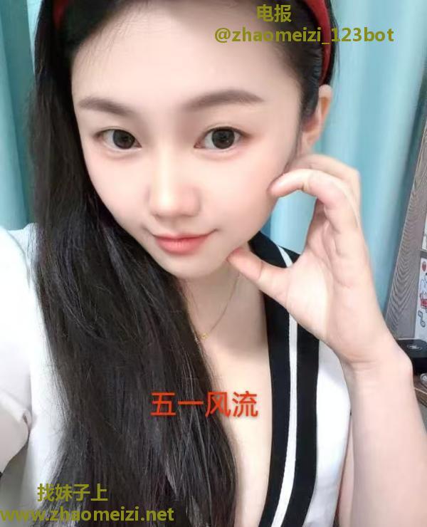 大胸清纯外语老师