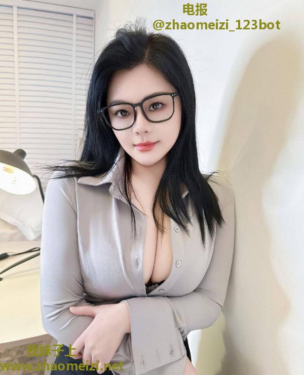 风骚大奶轻熟女