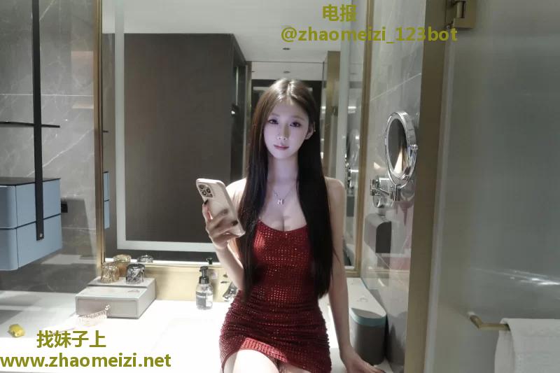 黑丝小骚货蝴蝶逼