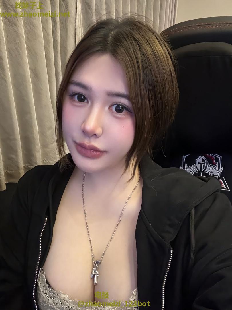 性感丰满美女 粉嫩水多