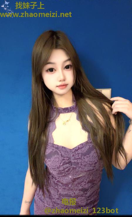 舌到饱的嫩妹萌萌