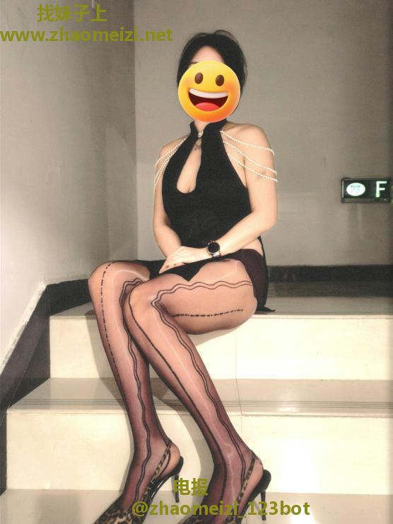 迷人又风情的御姐