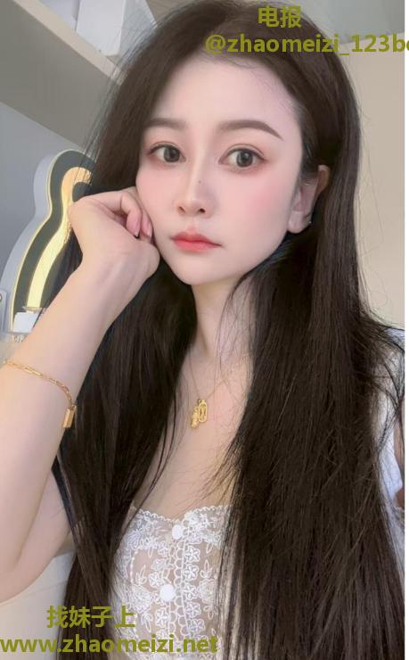 南山泡芙颜值身材一流