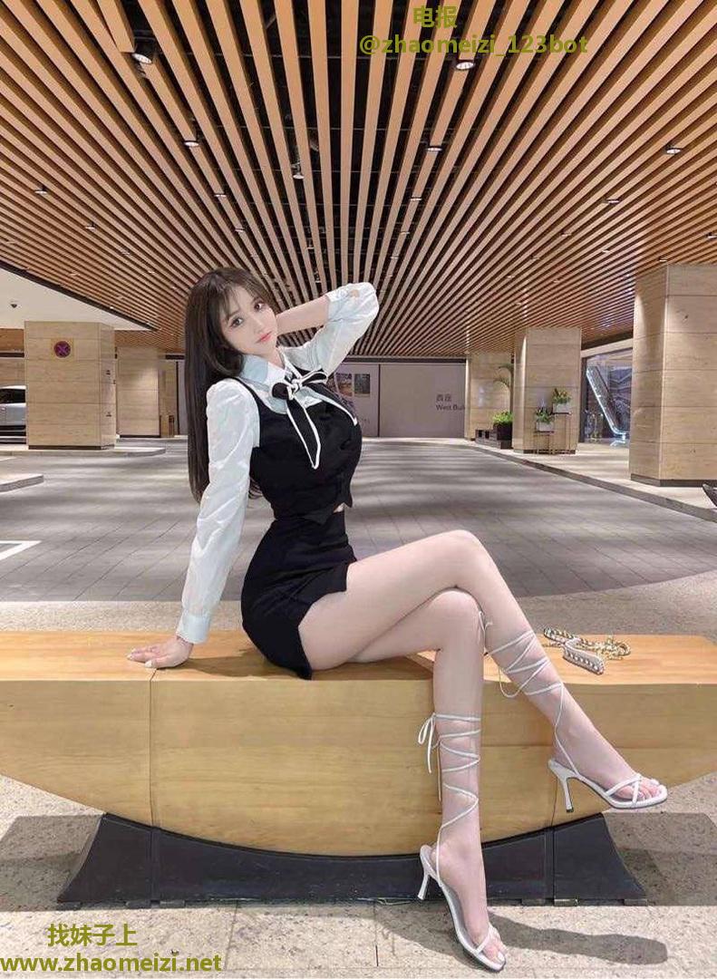 极品丰满大三学姐