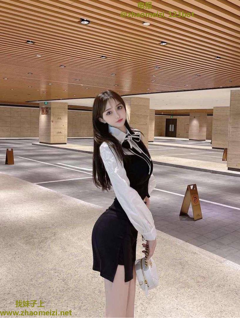 极品丰满大三学姐