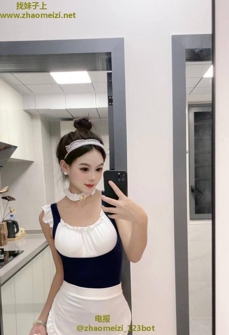 上海丰满粉嫩老师