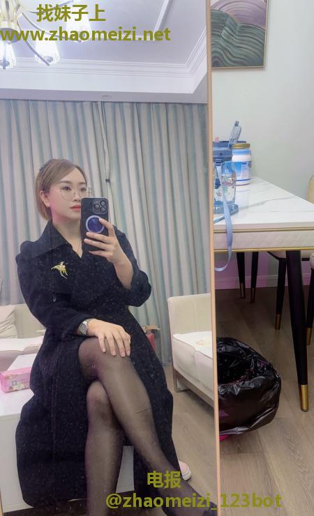 爱运动的眼镜姐