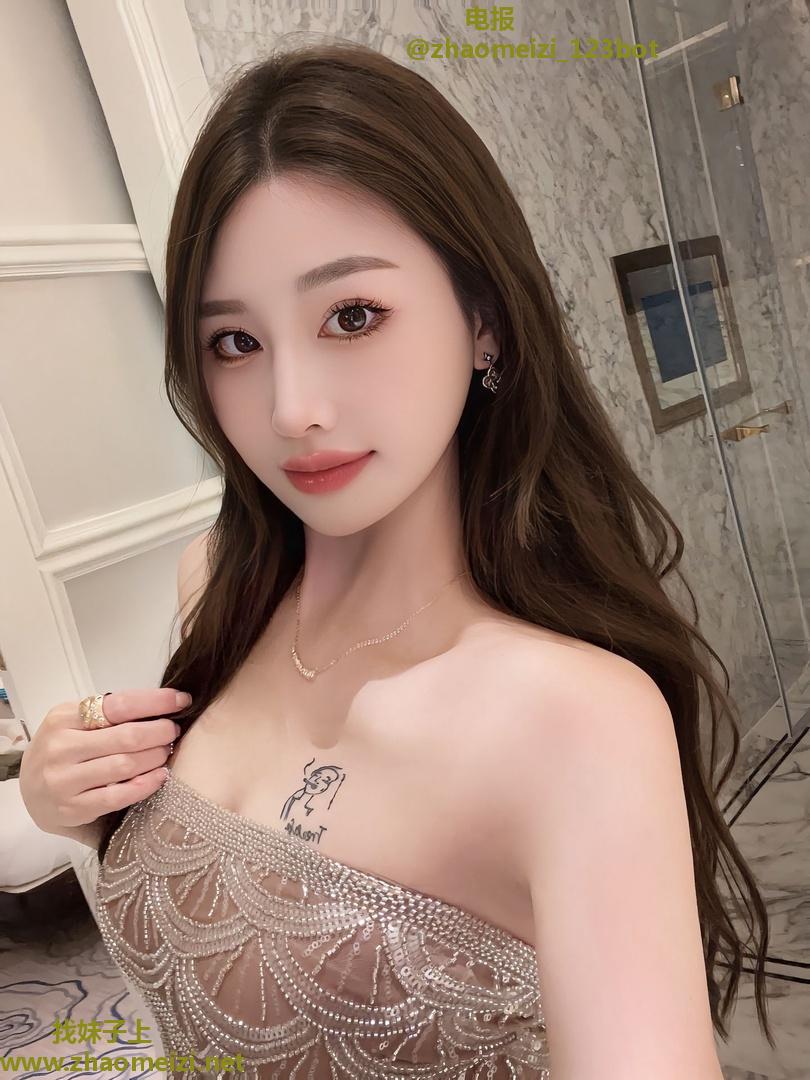 纯情丰满嫩妹冰冰