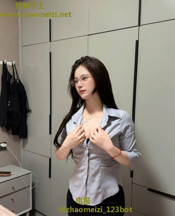 上城翘臀御姐雅琪