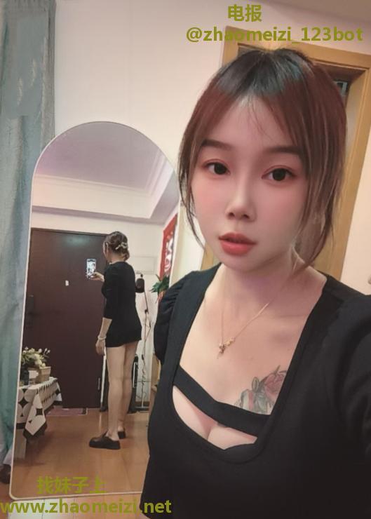 小巧玲珑胸小姐姐