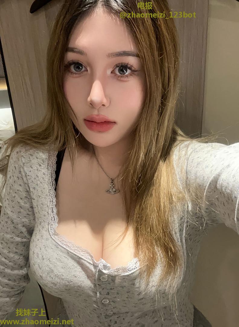 皮肤美白丰满大胸