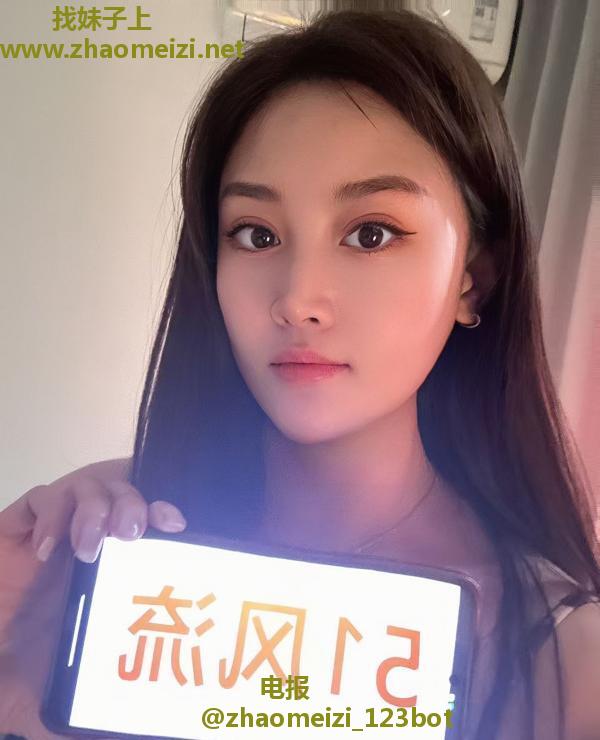 蜜桃臀艳舞少妇